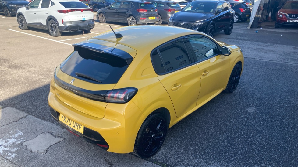 Peugeot 208 1.2 PureTech 100 Allure Premium 5dr EAT8 Petrol Hatchback - Image 24