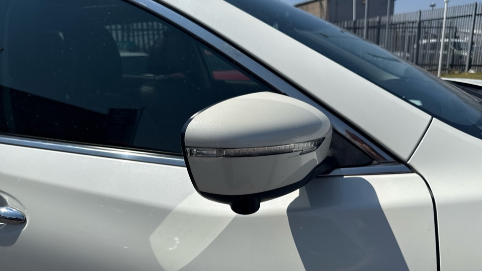 Nissan X-Trail 1.6 dCi Tekna 5dr Diesel Station Wagon - Image 22