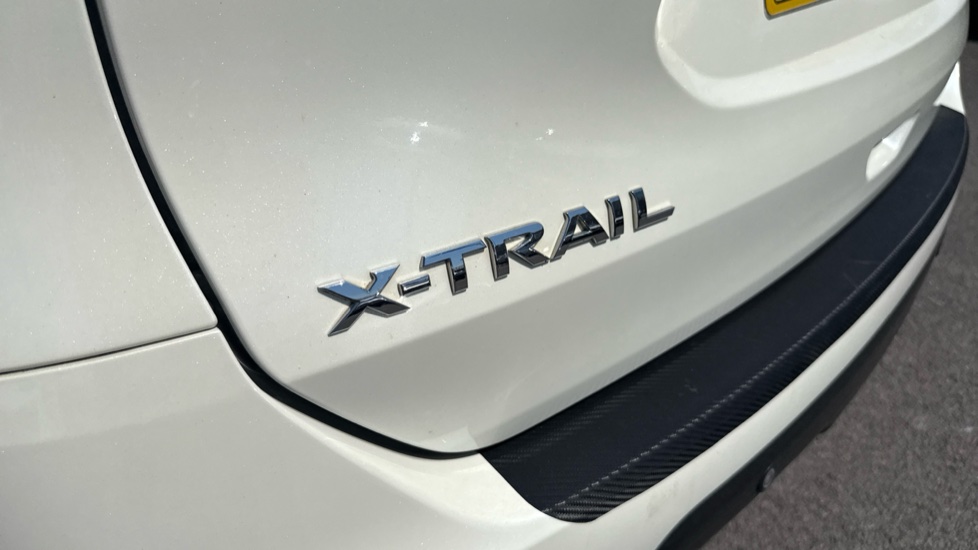 Nissan X-Trail 1.6 dCi Tekna 5dr Diesel Station Wagon - Image 31