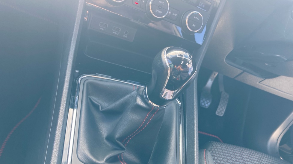 SEAT Leon 1.5 TSI EVO FR [EZ] 5dr Petrol Hatchback - Image 13