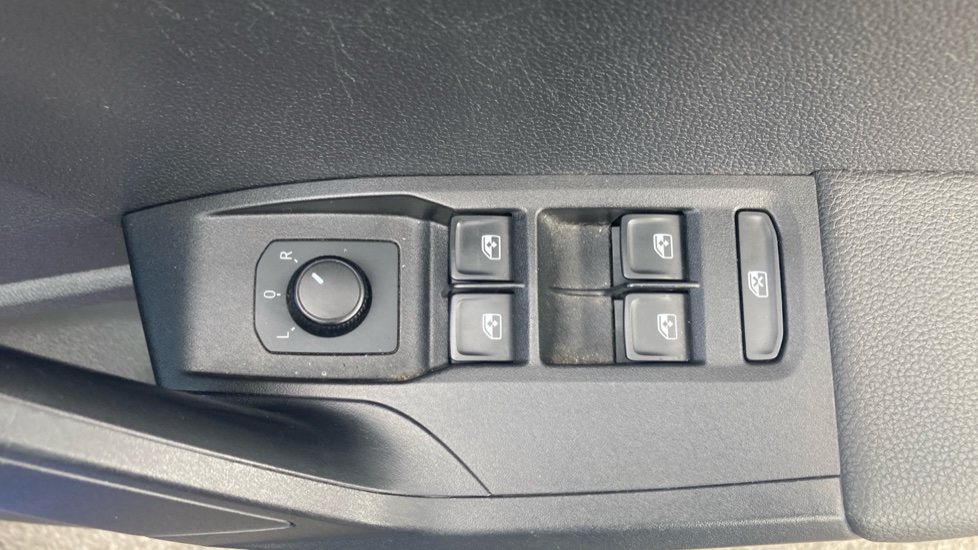 SEAT Arona 1.0 TSI SE Technology [EZ] 5dr Petrol Hatchback - Image 39