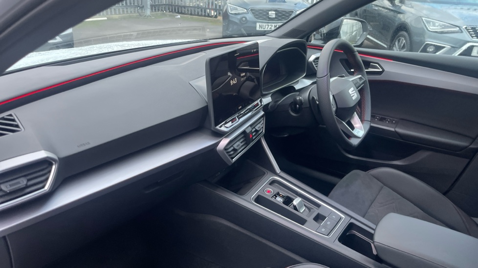 SEAT Leon 1.5 TSI 150 FR Black Edition 5dr [DAP] Petrol Hatchback - Image 2