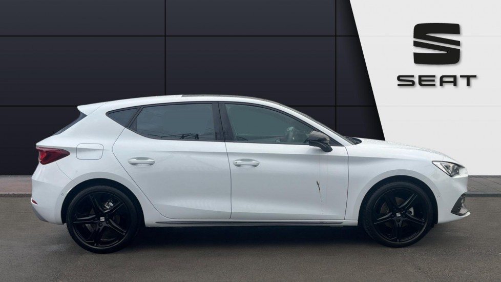 SEAT Leon 1.5 TSI 150 FR Black Edition 5dr [DAP] Petrol Hatchback - Image 4