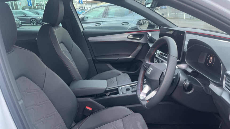 SEAT Leon 1.5 TSI 150 FR Black Edition 5dr [DAP] Petrol Hatchback - Image 15