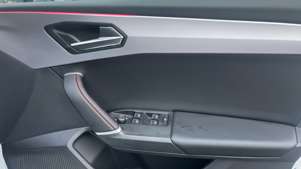 SEAT Leon 1.5 TSI 150 FR Black Edition 5dr [DAP] Petrol Hatchback - Image 19