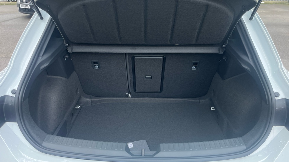 SEAT Leon 1.5 TSI 150 FR Black Edition 5dr [DAP] Petrol Hatchback - Image 20