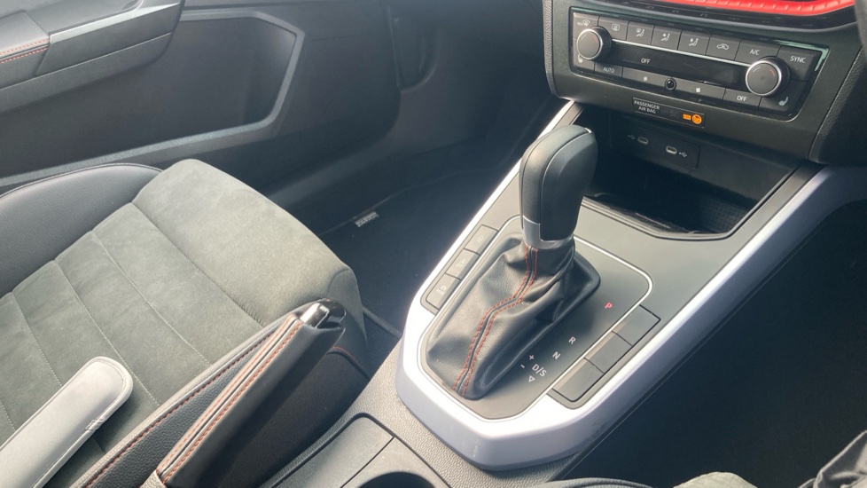 SEAT Arona 1.5 TSI 150 FR Sport 5dr DSG Petrol Hatchback - Image 14