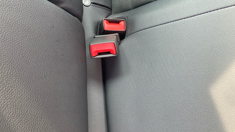 SEAT Arona 1.5 TSI 150 FR Sport 5dr DSG Petrol Hatchback - Image 30