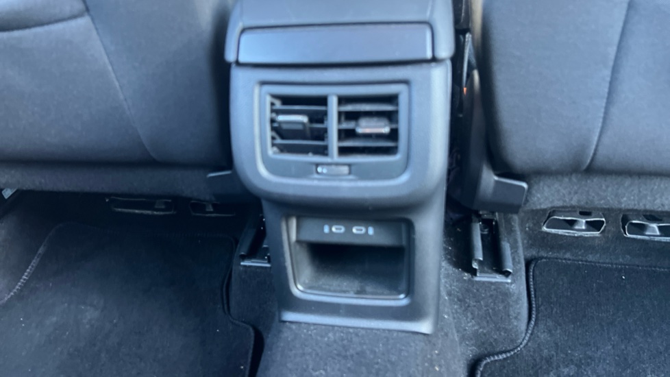 SEAT Ateca 1.5 TSI EVO SE Technology 5dr DSG Petrol Estate - Image 33