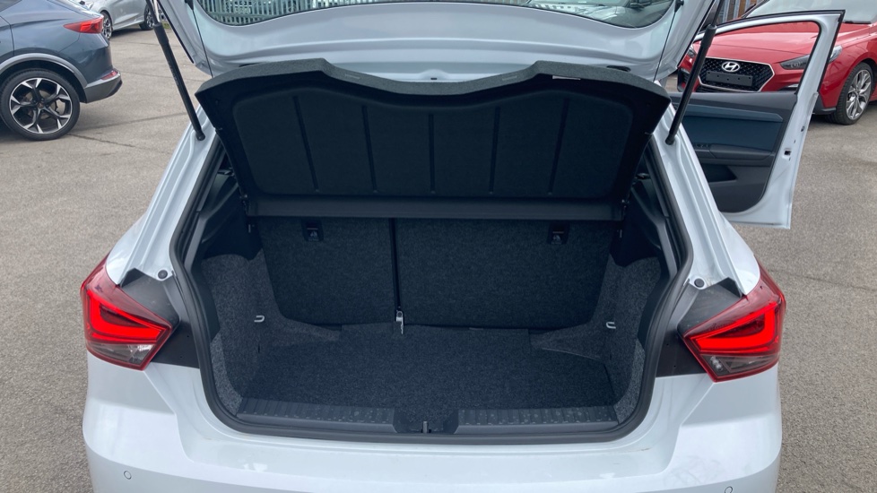 SEAT Ibiza 1.0 TSI 115 SE 5dr DSG Petrol Hatchback - Image 20