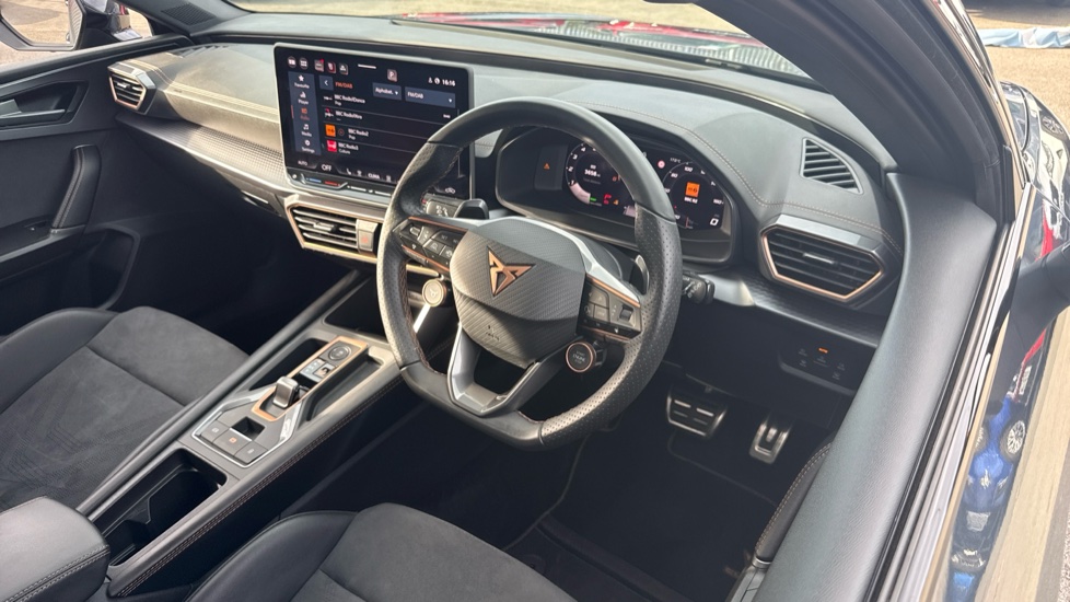 CUPRA Leon 1.5 eTSI 150 V2 5dr DSG Petrol Hatchback - Image 6