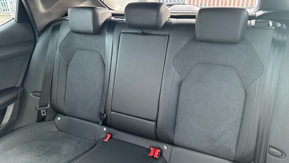 CUPRA Leon 1.5 eTSI 150 V2 5dr DSG Petrol Hatchback - Image 16
