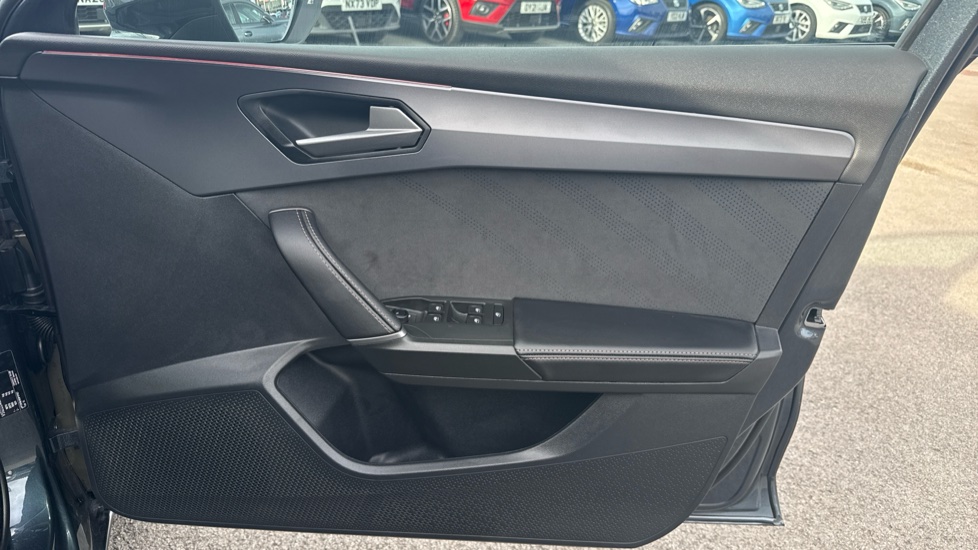 CUPRA Leon 1.5 eTSI 150 V2 5dr DSG Petrol Hatchback - Image 19