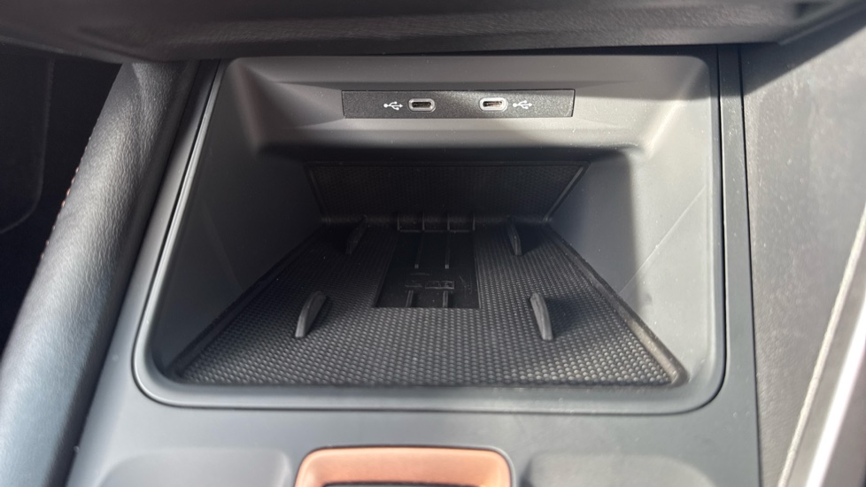 CUPRA Leon 1.5 eTSI 150 V2 5dr DSG Petrol Hatchback - Image 23