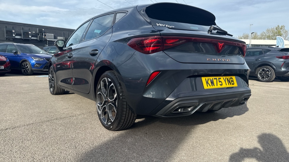 CUPRA Leon 1.5 eTSI 150 V2 5dr DSG Petrol Hatchback - Image 32