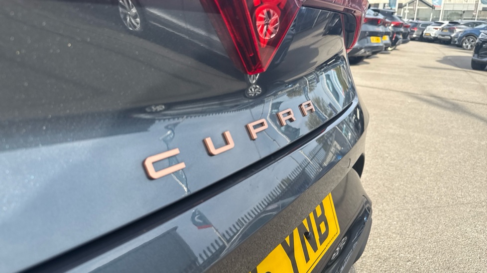 CUPRA Leon 1.5 eTSI 150 V2 5dr DSG Petrol Hatchback - Image 36
