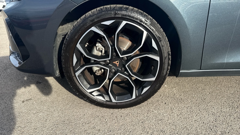 CUPRA Leon 1.5 eTSI 150 V2 5dr DSG Petrol Hatchback - Image 42