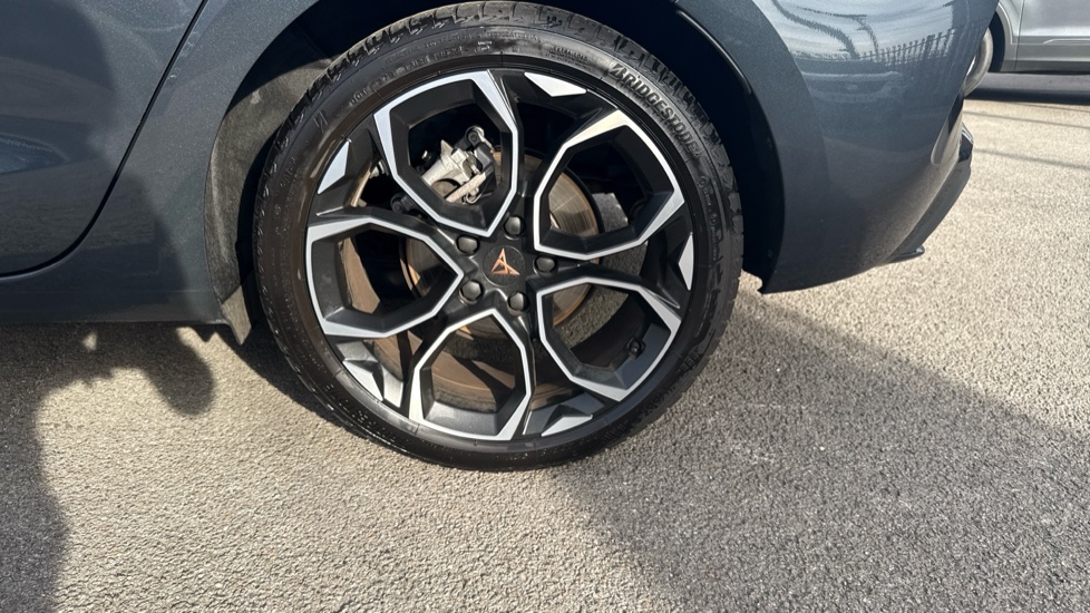 CUPRA Leon 1.5 eTSI 150 V2 5dr DSG Petrol Hatchback - Image 43