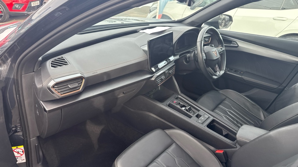 CUPRA Formentor 1.5 TSI 150 V2 5dr DSG Petrol Estate - Image 2