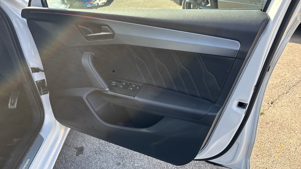 CUPRA Leon 2.0 TSI VZ2 5dr DSG Petrol Hatchback - Image 19