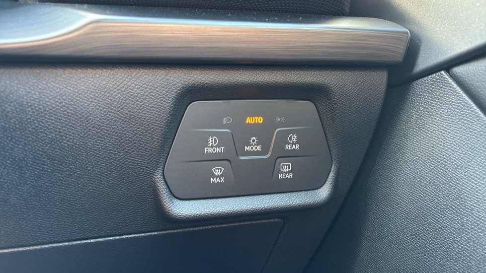 CUPRA Leon 2.0 TSI VZ2 5dr DSG Petrol Hatchback - Image 22
