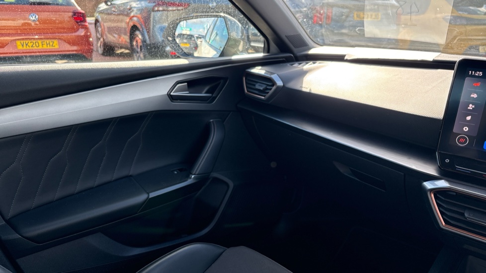 CUPRA Leon 2.0 TSI VZ2 5dr DSG Petrol Hatchback - Image 24