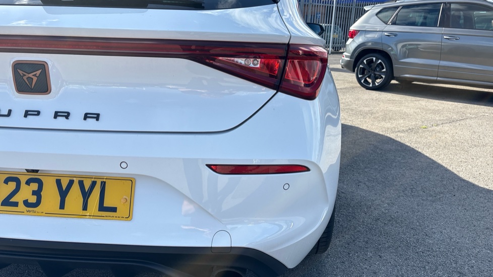 CUPRA Leon 2.0 TSI VZ2 5dr DSG Petrol Hatchback - Image 32