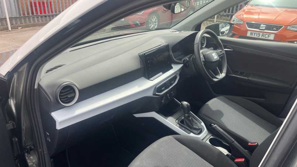 SEAT Arona 1.0 TSI 110 SE Technology 5dr DSG Petrol Hatchback - Image 2