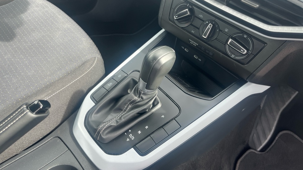 SEAT Arona 1.0 TSI 110 SE Technology 5dr DSG Petrol Hatchback - Image 14