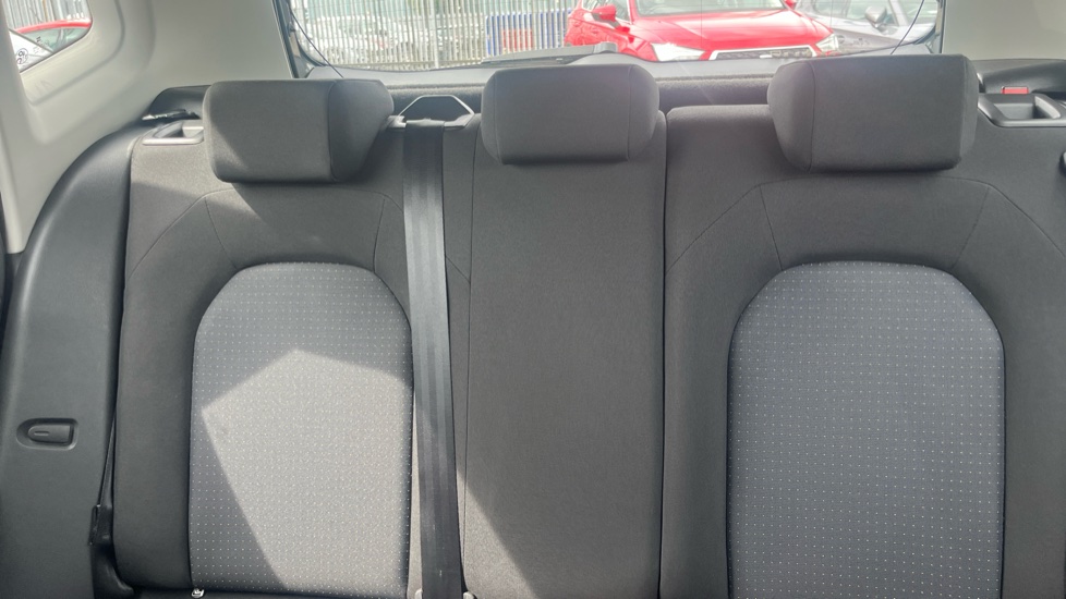 SEAT Arona 1.0 TSI 110 SE Technology 5dr DSG Petrol Hatchback - Image 16