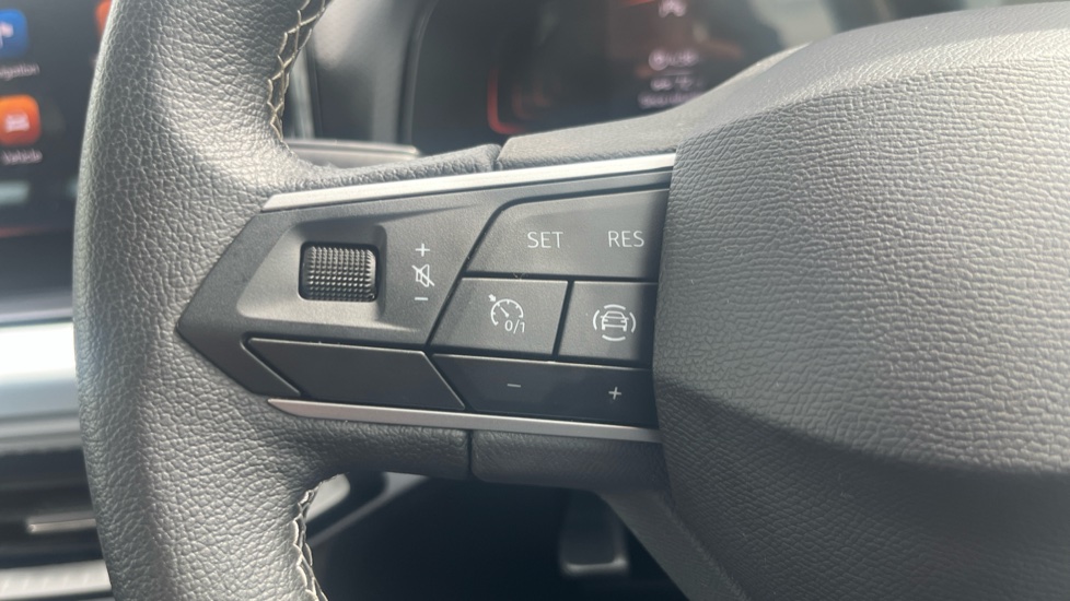 SEAT Arona 1.0 TSI 110 SE Technology 5dr DSG Petrol Hatchback - Image 17