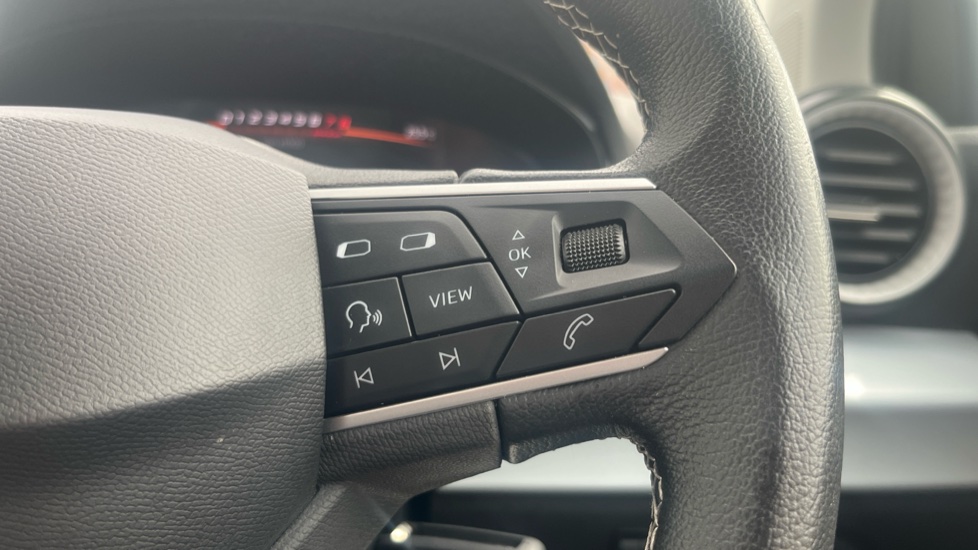 SEAT Arona 1.0 TSI 110 SE Technology 5dr DSG Petrol Hatchback - Image 18