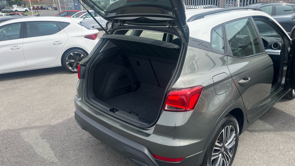 SEAT Arona 1.0 TSI 110 SE Technology 5dr DSG Petrol Hatchback - Image 33