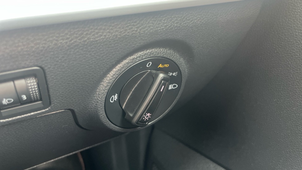 SEAT Arona 1.0 TSI 110 SE Technology 5dr DSG Petrol Hatchback - Image 34