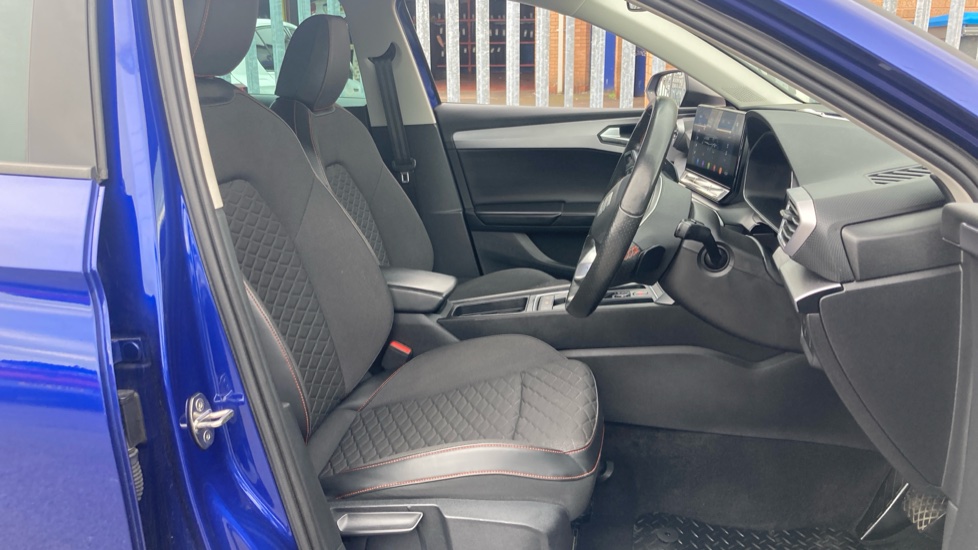 SEAT Leon 1.4 eHybrid FR 5dr DSG Hatchback - Image 13