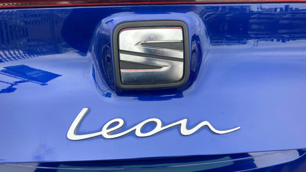 SEAT Leon 1.4 eHybrid FR 5dr DSG Hatchback - Image 17