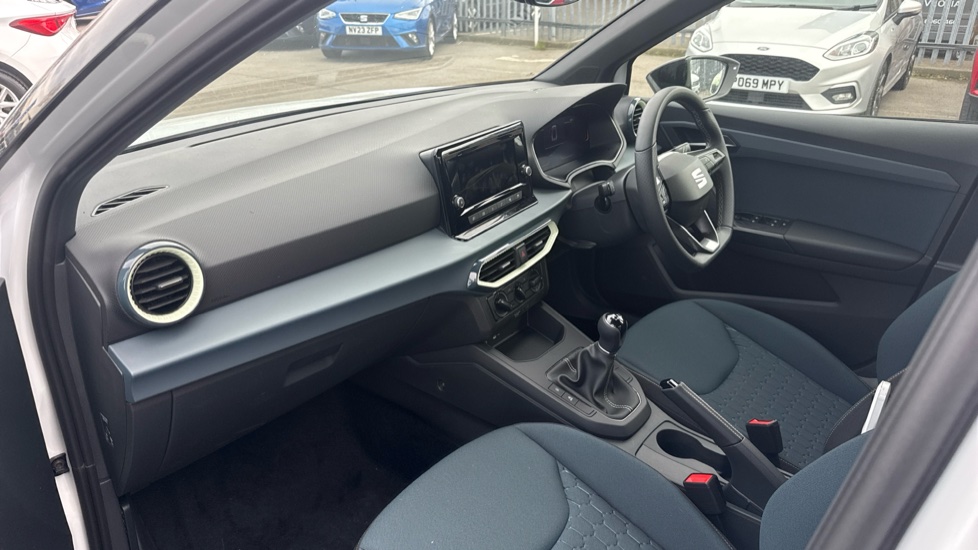 SEAT Arona 1.0 TSI SE 5dr Petrol Hatchback - Image 2
