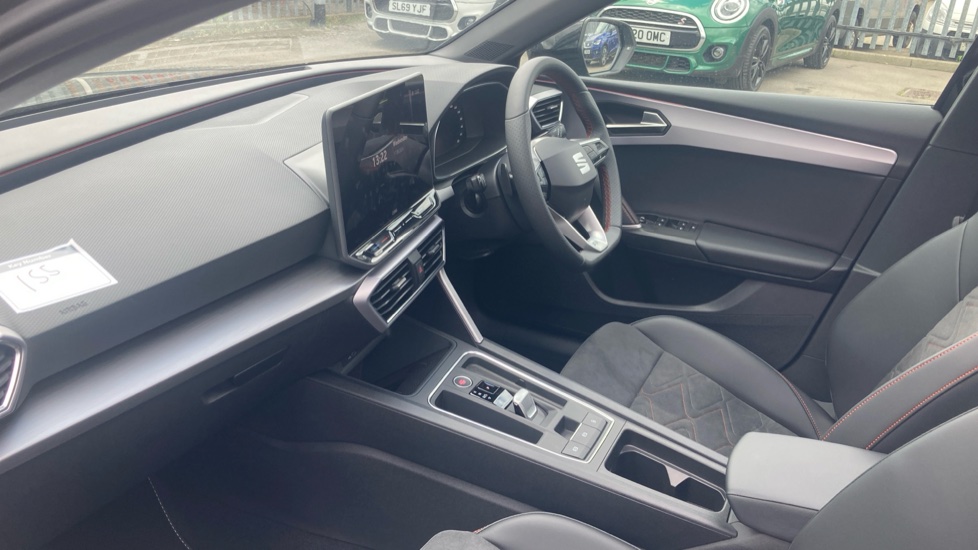 SEAT Leon 1.5 eTSI 115 FR Black Edition 5dr DSG [DAP] Petrol Estate - Image 2