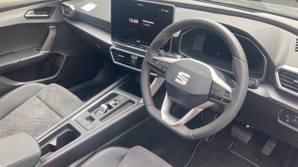 SEAT Leon 1.5 eTSI 115 FR Black Edition 5dr DSG [DAP] Petrol Estate - Image 6