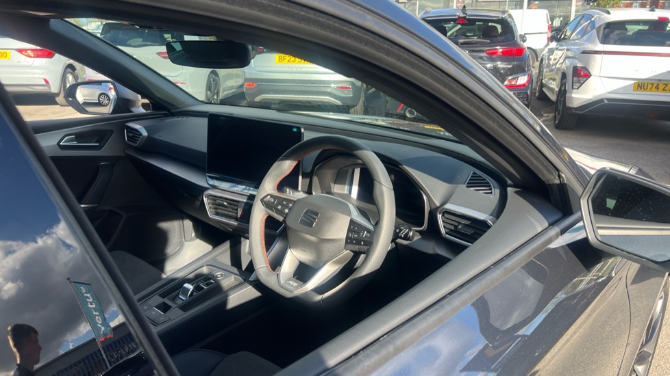 SEAT Leon 1.5 eTSI 150 FR Sport 5dr DSG [DAP] Petrol Hatchback - Image 6