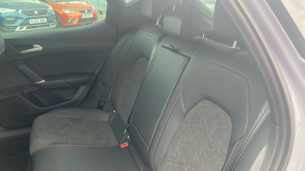SEAT Leon 1.5 eTSI 115 FR Black Edition 5dr DSG [DAP] Petrol Hatchback - Image 16