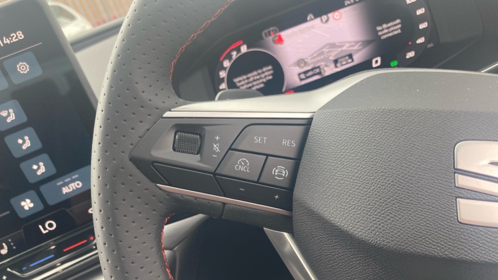 SEAT Leon 1.5 eTSI 115 FR Black Edition 5dr DSG [DAP] Petrol Hatchback - Image 17