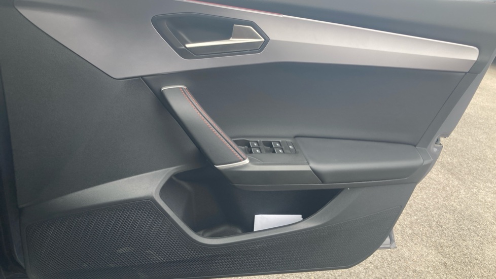 SEAT Leon 1.5 eTSI 115 FR Black Edition 5dr DSG [DAP] Petrol Hatchback - Image 19