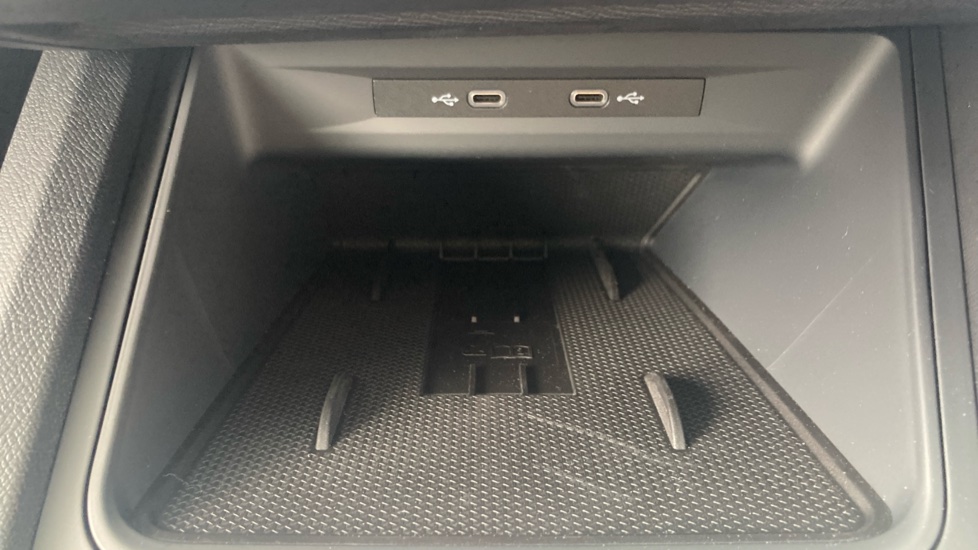 SEAT Leon 1.5 eTSI 115 FR Black Edition 5dr DSG [DAP] Petrol Hatchback - Image 42