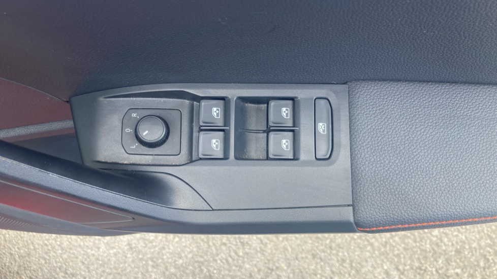 SEAT Arona 1.0 TSI 110 FR Edition 5dr DSG Petrol Hatchback - Image 39