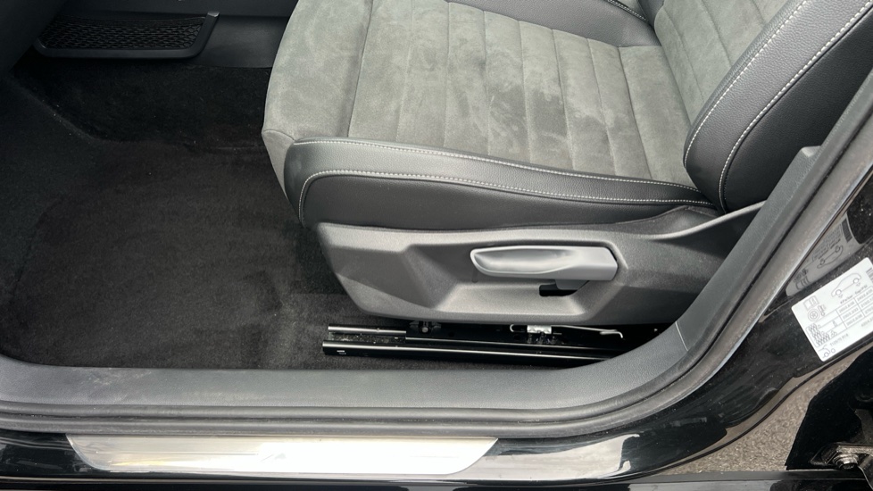SEAT Arona 1.0 TSI 110 XPERIENCE Lux 5dr Petrol Hatchback - Image 41