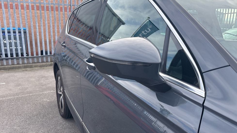 SEAT Tarraco 2.0 TDI 200 Xcellence 5dr DSG 4Drive Diesel Estate - Image 31