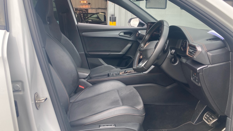 CUPRA Formentor 1.5 eTSI 150 V2 5dr DSG Petrol Estate - Image 14