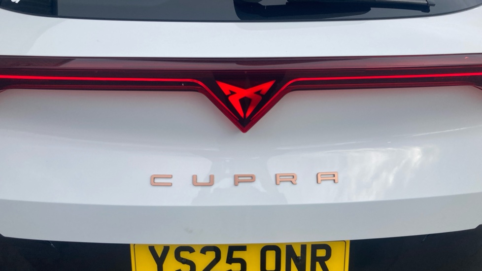 CUPRA Formentor 1.5 eTSI 150 V2 5dr DSG Petrol Estate - Image 23