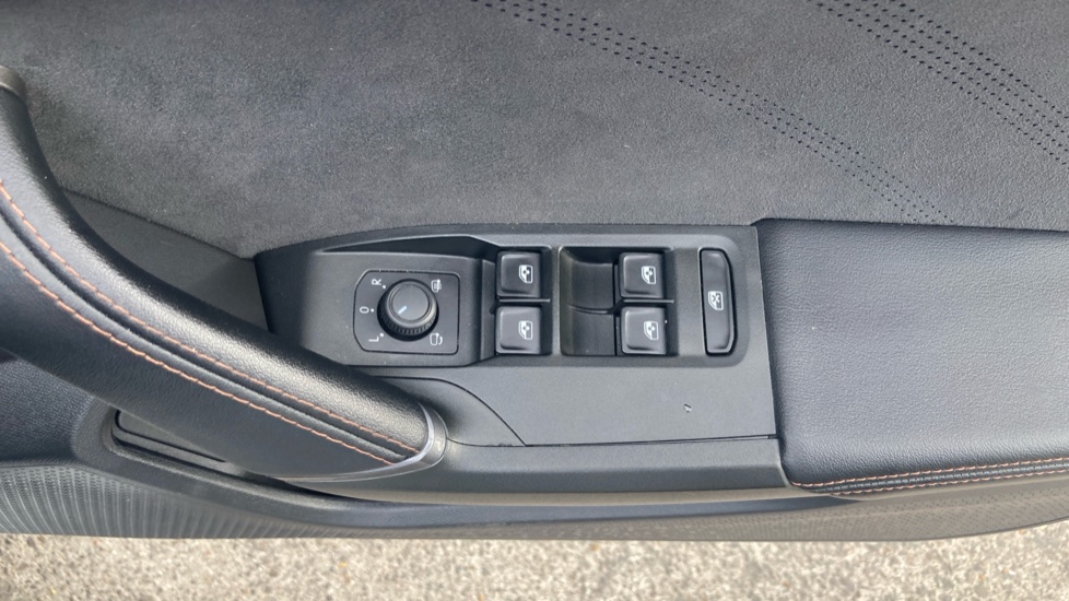 CUPRA Formentor 1.5 eTSI 150 V2 5dr DSG Petrol Estate - Image 33